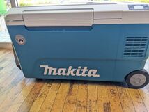 未使用 makita マキタ クーラーボックス 充電式保冷温庫 CW002G 50L アウトドア（M7606）_画像3