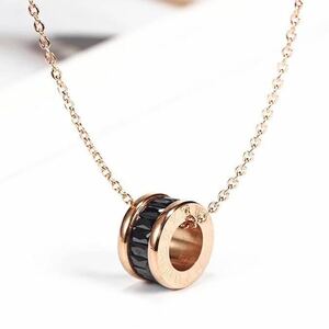 Платформа с розовым золотом 18K Черное хрустальное колье.