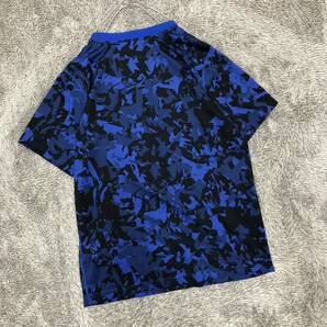 NIKE ナイキ 半袖Tシャツ サイズL 迷彩 デジタルカモ ドライ生地薄手 ブルー 青 スウッシュ カットソー メンズ トップス 最落なし （P19）の画像2