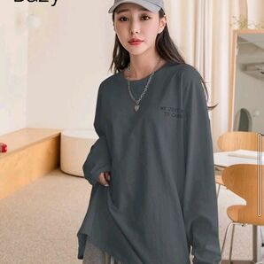 トップス　DAZY ドロップショルダーTシャツ スローガングラフィック　SHEIN　長袖