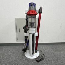 B412-H15-3253 dyson ダイソン SV12/YJ2-JP-KEF0366A コードレスクリーナー 掃除機 通電確認済み_画像2