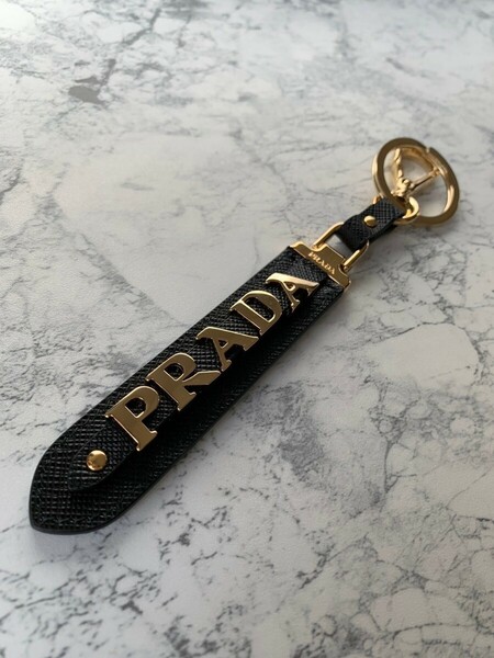 PRADA プラダ キーリング キーホルダー NERO ブラック