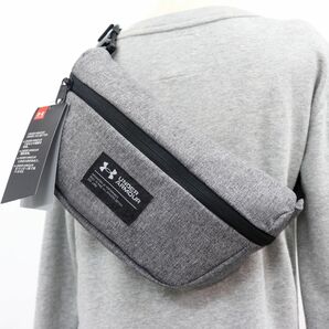 ★アンダーアーマー UNDER ARMOUR 新品 メンズ ロゴ入り シンプル ボディバッグ ウエストバッグ バッグ BAG 鞄 灰[1364275-040] 六★QWER★の画像1