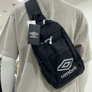 * Umbro UMBRO new goods body bag BAG shoulder bag black [70216-002] six *QWER*