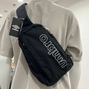 ★アンブロ UMBRO 新品 ボディバッグ BAG ショルダーバッグ 黒[70215-002] 六★QWER★