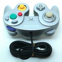 330b 現状ジャンク 起動確認 Nintendo GAMECUBE本体 DOL-001 シルバー コントローラー ACアダプター 3色ケーブル付_画像8