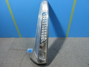 7kurudepa セレナ DAA-HC26 左 テール ランプ ライト 26555-1VM0B ＬＥＤ KOITO 220-23438 [ZNo:06002609] 165524