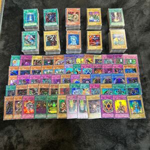 1000 листов over! Yugioh 2 период карта продажа комплектом .. много очень редкий и больше дракон рыцарь Gaya черный maji автомобиль n девушка пунцовый глаз. чёрный дракон 