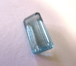 アクアマリン　長方形　ルース1点　約3.8ct　#2010