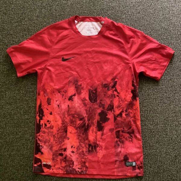 ナイキ 半袖 NIKE Tシャツ サッカー　シャツ　フットサル　ポリエステル