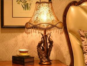  настольная подставка европейский стиль текстильный . выставленный товар освещение смешанные товары дом искусство товар античный интерьер .. лампа прикроватный лампа 