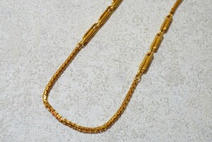 832 海外製 ゴールドカラー ネックレス ヴィンテージ アクセサリー アンティーク 首飾り ペンダント 装飾品