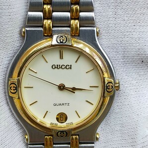 〇GUCCI 9000M クォーツ腕時計 アナログ カレンダー シルバー ゴールド 白文字盤 グッチ メンズの画像1