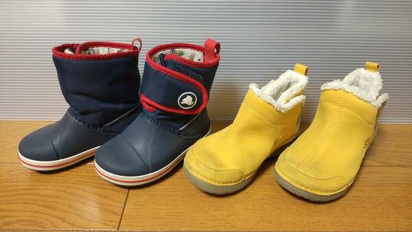 ◇323 送料無料！CROCS 青色C8(15.5cm)、黄色C10(17.5cm) 2足セット！キッズ用 子供用 秋冬靴 中古！