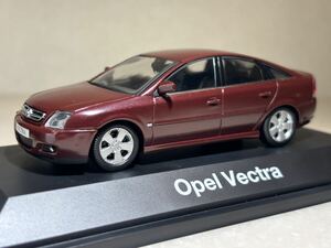 1/43 [ Opel Vectra GTS] bordeaux red Schuco Art.-Nr.02681 after purchase case. . till, interior is in storage.