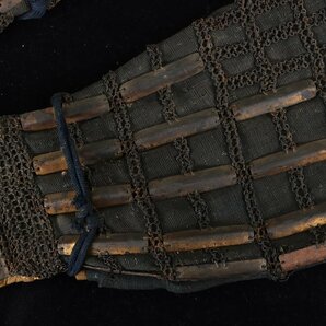 魁◆名家蔵出 うぶ品 本物保証 江戸初期期 古鉄地鎧甲冑金袖 古鉄地鎖古作時代の希少作の画像7