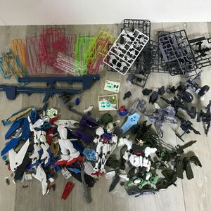 319 機動戦士ガンダム GUNDAM プラモデル ガンプラ パーツ取り 不明パーツ 部品 パーツ シール 未検品 大量 約0.6kg まとめ売り