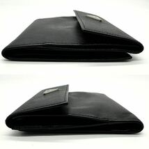 【極美品】プラダ PRADA サフィアーノ 二つ折り財布 折りたたみ コンパクト wallet 三角ロゴ トライアングル メンズ ブラック レザー ネロ_画像4