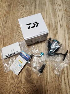 新品未使用品　ダイワ エメラルダスLT 2500S-H-DH