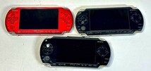 中古携帯ゲーム機 ソニー PSP本体3台(PSP-1000・2000・3000)、部品取り・ジャンク扱い_画像1