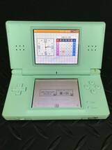 C912★任天堂 ニンテンドー DS Lite アイスブルー 動作確認済み 充電器あり カセット2点セット _画像3