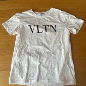 バレンチノTシャツ