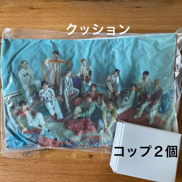 綾鷹カフェ セブンティーン コラボ SEVENTEEN 応募 非売品 クッション コップ