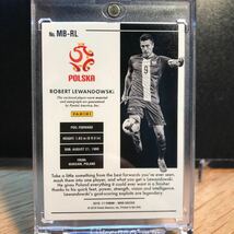 レヴァンドフスキ 直書きサインカード　2016/17 Panini Noir Patch On Card Auto Poland Robert Lewandowski #/65_画像2