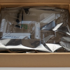 ★ASRock B650 Pro RS AMD Ryzen7000シリーズ Soket AM5 ATX マザーボード 中古 の画像3