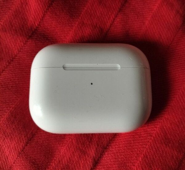 AirPods Pro MagSafe 充電ケースのみ