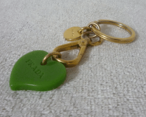  Prada PRADA plastic metal material yellow green yellow green heart motif key holder charm 