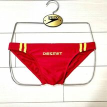 7 DESMIIT男子競泳水着M程度★薄地シースルーセンターライン★光沢レッド赤イエローサイドライン★競パンVパンブーメラン_画像1