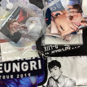 【同梱不可/現状】K-POP グッズ まとめ売り BIGBANG 他 ぬいぐるみ Tシャツ 缶バッジ 他の画像9