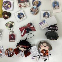 【現状】Vtuber にじさんじ グッズ まとめ売りにじさんじEN Luxiem アクリルスタンド ぬいぐるみ 缶バッジ ラバーマット 他_画像4