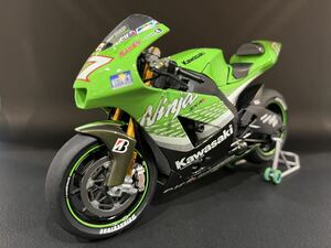 完成品 Kawasaki Ninja ZX-RR カワサキ ニンジャ バイク タミヤ プラモデル 模型 1/12 オートバイシリーズ NO109