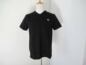 【未使用】FRED PERRY フレッドペリー Mサイズ　Vネック