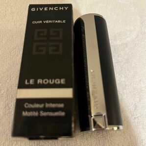 GIVENCHY 口紅　未使用品