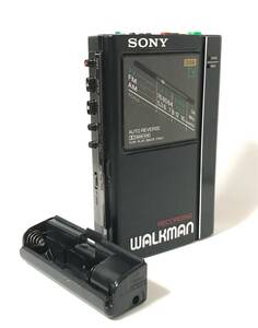 [美品][美音][整備品] SONY ウォークマン WM-F404 電池ボックス付き マットブラック (カセットテープ 再生/録音、ラジオ AM/FM