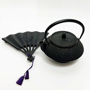 現状品 南部鉄瓶 アラレ 急須 茶道具 茶こし 瓶敷 扇子 寿 重量約960g 南部鉄器 鉄分補給 レトロ アンティーク コレクション 中古 HK0157