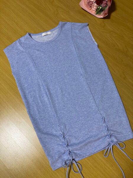 美品 セシルマクビー カットソー M ノースリーブ リボン 紐