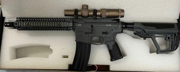 ICS × EMG × Daniel Defense DD MK18 S3 電動ガン VectorOpticsスコープ、ケース付き