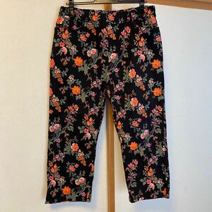 大きいサイズ　激安美品　サブストリート　花柄　ストレッチパンツ