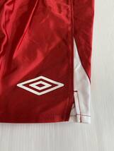 美品 アンブロ　umbro 　サッカー ショートパンツ　赤 メッシュ薄手　160㎝トレーニング ハーフパンツ フットサル 　_画像2