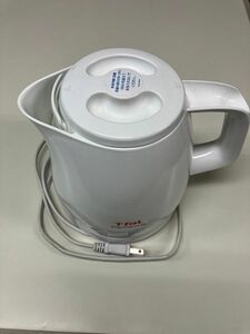 ティファール パフォーマ 0.8L 電気ケトル　ホワイト(白) T-fal 時短 湯沸かし器 湯沸かしポット フタ取り外し可