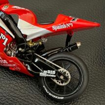 1/24スケール ヤマハ オートバイ ミニカー MotoGP YAMAHA Carlos Checa Spain's NO1 Spain speeds スペイン_画像6