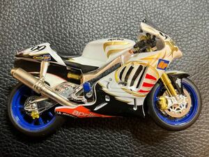 1/24スケール APRILIA RS3 N 99 SEASON MOTOGP 2004 J.McWILLIAMS オートバイ ミニカー MotoGP 完成品 バイク