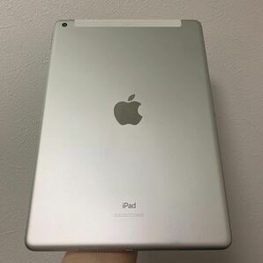 iPad 2019 第7世代 中古 シルバー SIMフリー j69の画像3