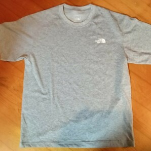 THE NORTH FACE ザノースフェイス メンズ 半袖Tシャツ グレーL 未使用品の画像1