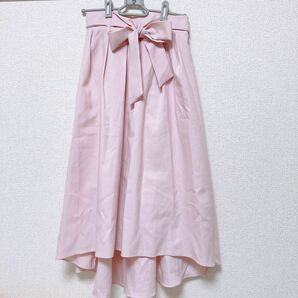 パステルピンクのリボンスカート