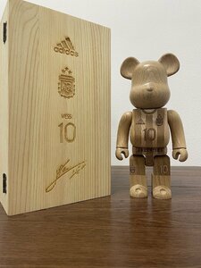 BE@RBRICK x Karimoku x 400% by MEDICOM TOY Bearbrick carved wooden Messhi Leo Messi украшение # б/у # прекрасный товар # с коробкой 